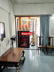 Flat For Sale in Desa Baiduri