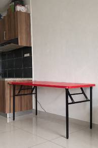 5 feet Table 