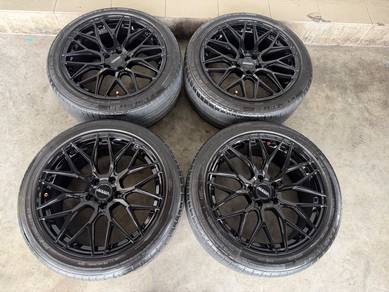 Rim varro flow form 18 inch like new siap tayar