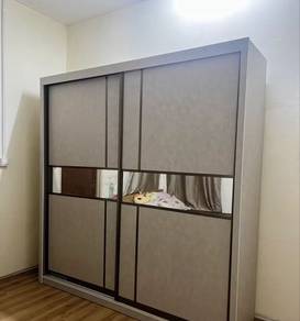 Almari 8ftx8ft