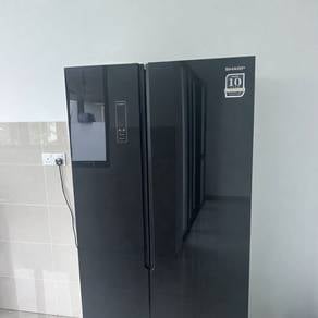 Very good condition Sharp 2 Doors Fridge 436Litre