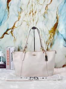 Coach Ava Zi[ Tote in Crossgrain
