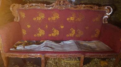 Sofa ukiran kayu 
