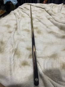 snooker cue and cue case