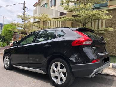 Volvo V40 CROSS COUNTRY T5 in Seri Kembangan, SGR