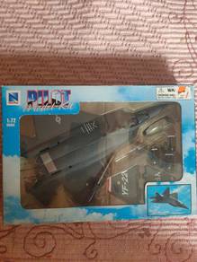 NvrAssembledModelOilotKitImportByToysRUsBought1970