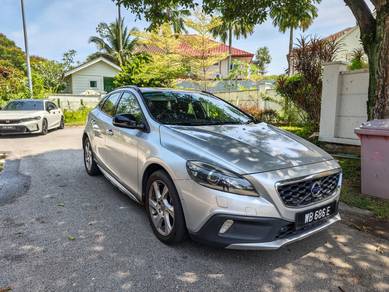 Volvo V40 CROSS COUNTRY T5 in Kota Damansara, SGR