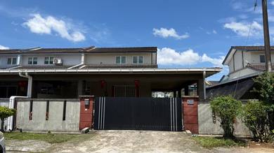 1.5-storey Terraced House For Sale in Kuching,SWK