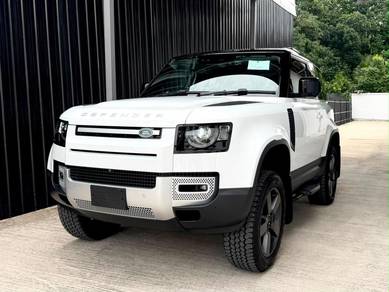 Land Rover Defender 110 P300 in Petaling Jaya, SGR