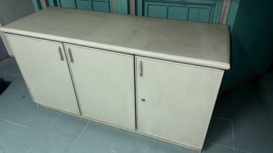 Sideboard / Kabinet storan rendah 3 pintu