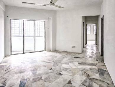 Condominium For Sale in Pandan Heights Condominium
