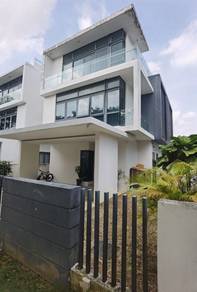 Semi-Detached House For Rent in Sungai Besi,KUL