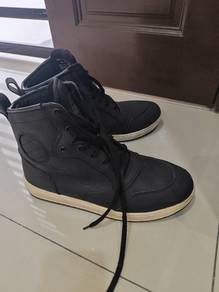 riding shoes waterproof