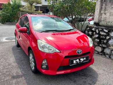 Toyota Prius c (HYBRID) in Cheras, KUL