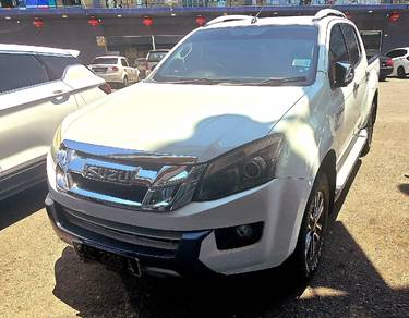 Isuzu D-Max V-CROSS 4x4 in Sandakan, SBH