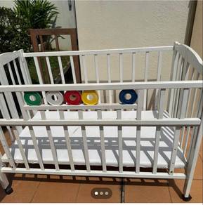 baby cot solid