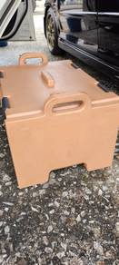 Food container cambro