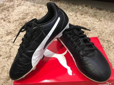 kasut bola sepak budak