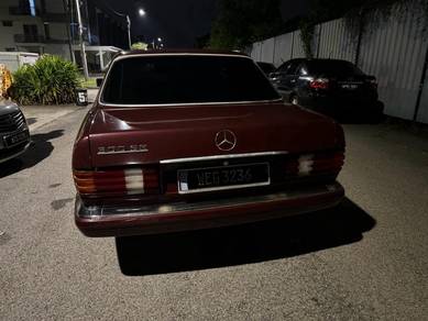 Mercedes Benz 300SE  in Selayang, SGR
