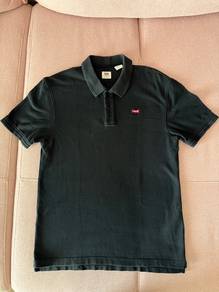 Levi’s men black polo tshirt