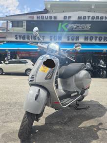 Vespa GTS 300