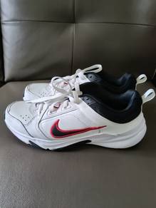 Kasut Nike UK 8.5