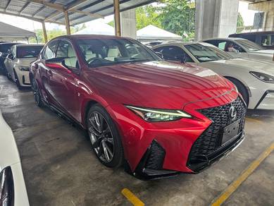 Lexus IS 300 F-SPORT in Cheras, KUL