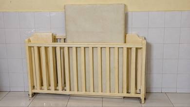 Baby Coat kayu & tilam