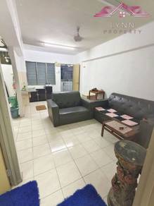 Condominium For Rent in Green Garden