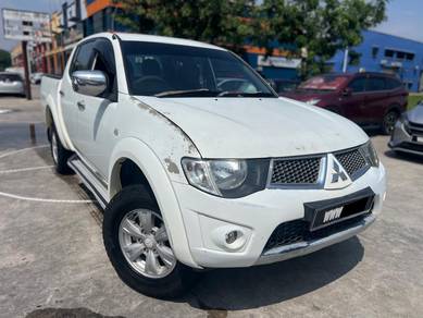Mitsubishi Triton in Gombak, KUL