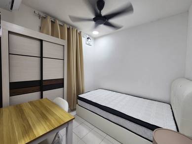 Room in Tanjong Tokong, PNG