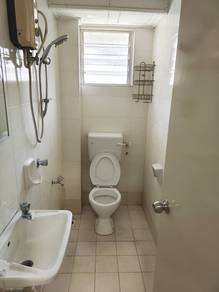 Room in Kota Kemuning, SGR
