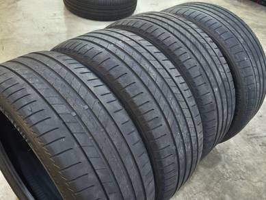 4pc 225 40 18 Bridgestone T005 RFT w176 w117 F44