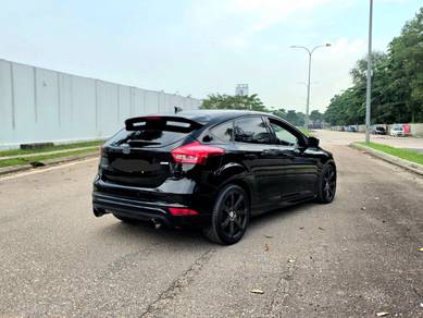 2017 Ford Focus ECOBOOST SPORT+