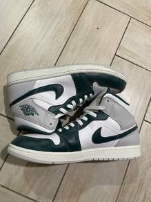 Air Jordan 1 Mid Grey Pine Green