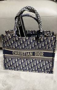 Authentic Dior Tote Bag Oblique Medium