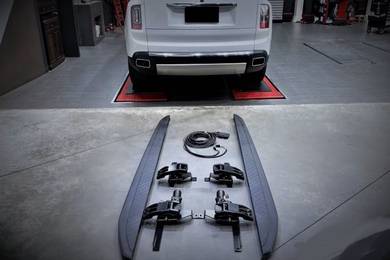 Cullinan 2018 Electronic Door Step Bodykit Side