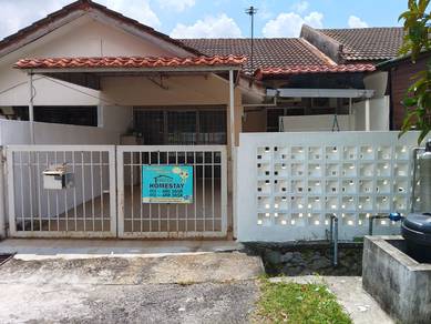 Firzan Homestay Bukit Mahkota KUIS Bangi Nilai