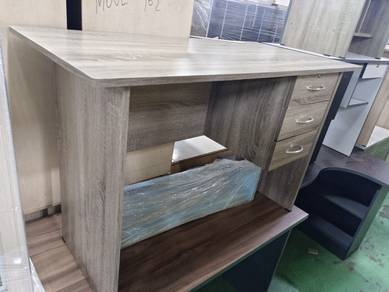 Meja office 4 Kaki 
