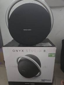 Onyx Studio 8