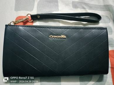 crocodile long pouch