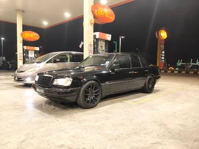 Mercedes Benz 230E  in Kota Bharu, KTN