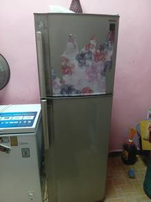 peti sejuk sharp refrigerator