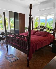 queen bed Bali