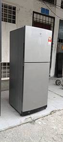 Electrolux fridge refrigerator peti ais 210Litr