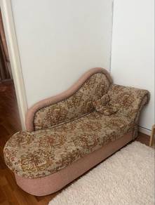 cleopatra sofa