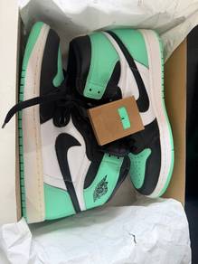 Nike Air Jordan 1 Retro High OG “Green Glow”