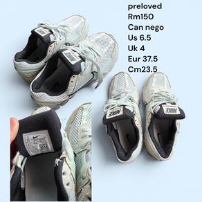 Nike vomero 5