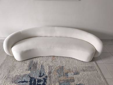 sofa curve white