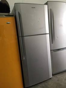 Hitachi Fridge 2 doors Refrigerator Peti Sejuk Ais